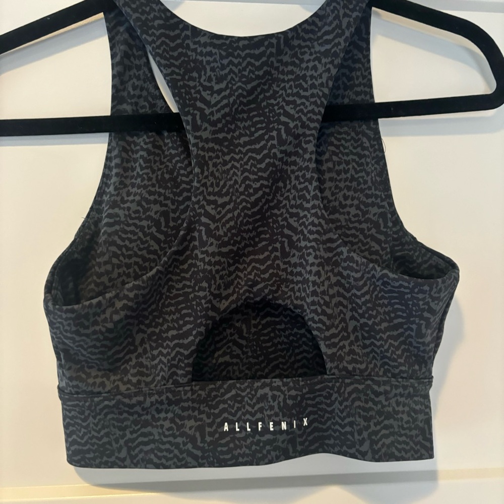 ALLFENIX- SZ M Black Sport Bra/ Lounge Crop Top - Picture 2 of 9